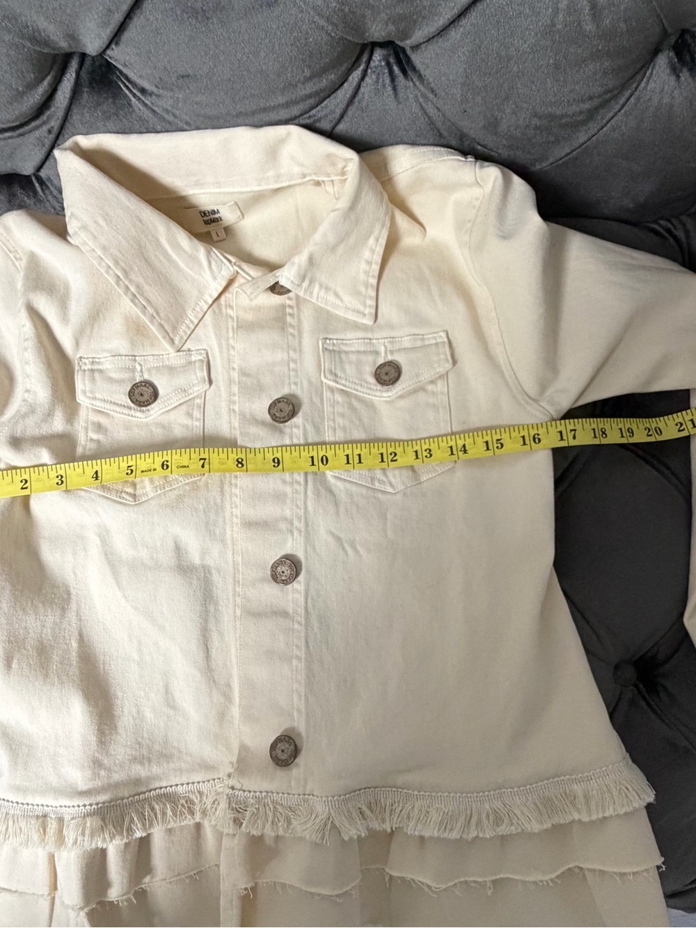 DENIM TopMark Cream Ruffle Hem Fringe Denim Jacket - Size L - Picture 15 of 15